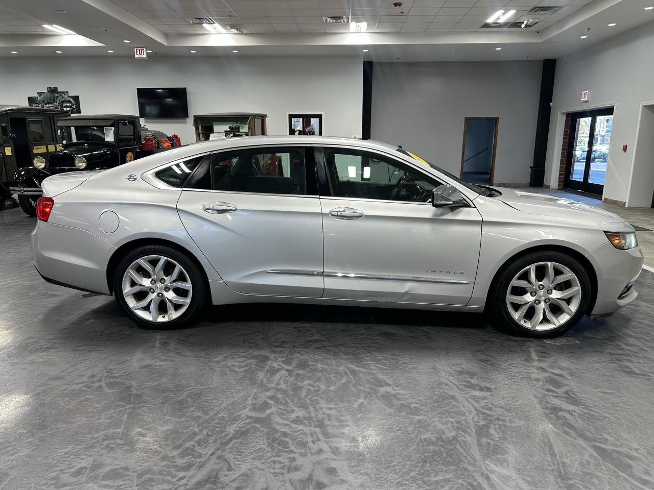 Used 2014 Chevrolet Impala LTZ FWD image 5