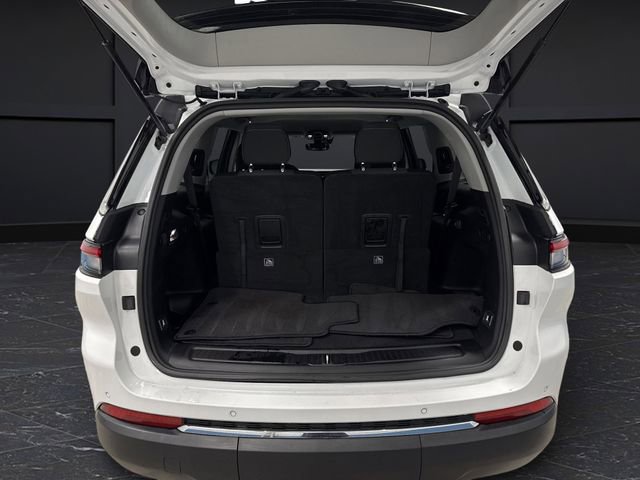 Used 2023 Jeep Grand Cherokee L Laredo image 12