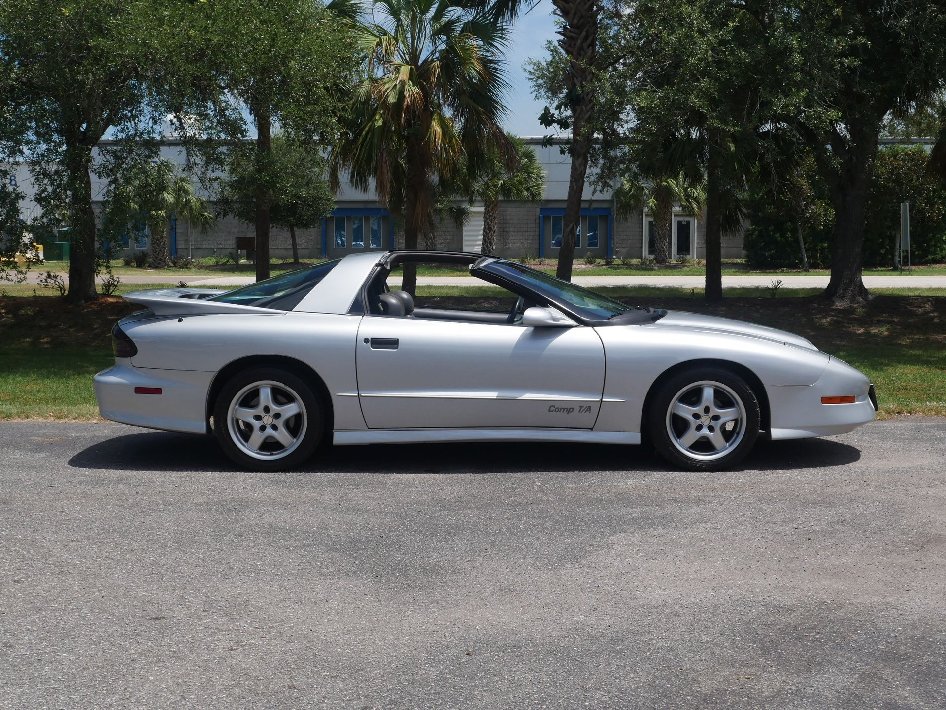 Used 1997 Pontiac Firebird Trans Am RWD image 44
