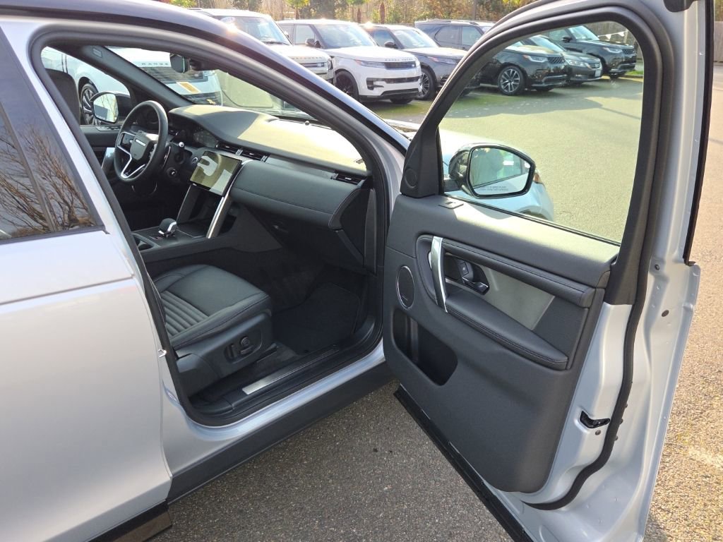 New 2026 Land Rover Discovery Sport Landmark image 19