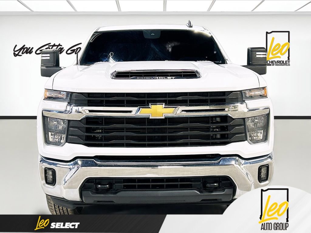 Used 2024 Chevrolet Silverado 2500 LT image 2