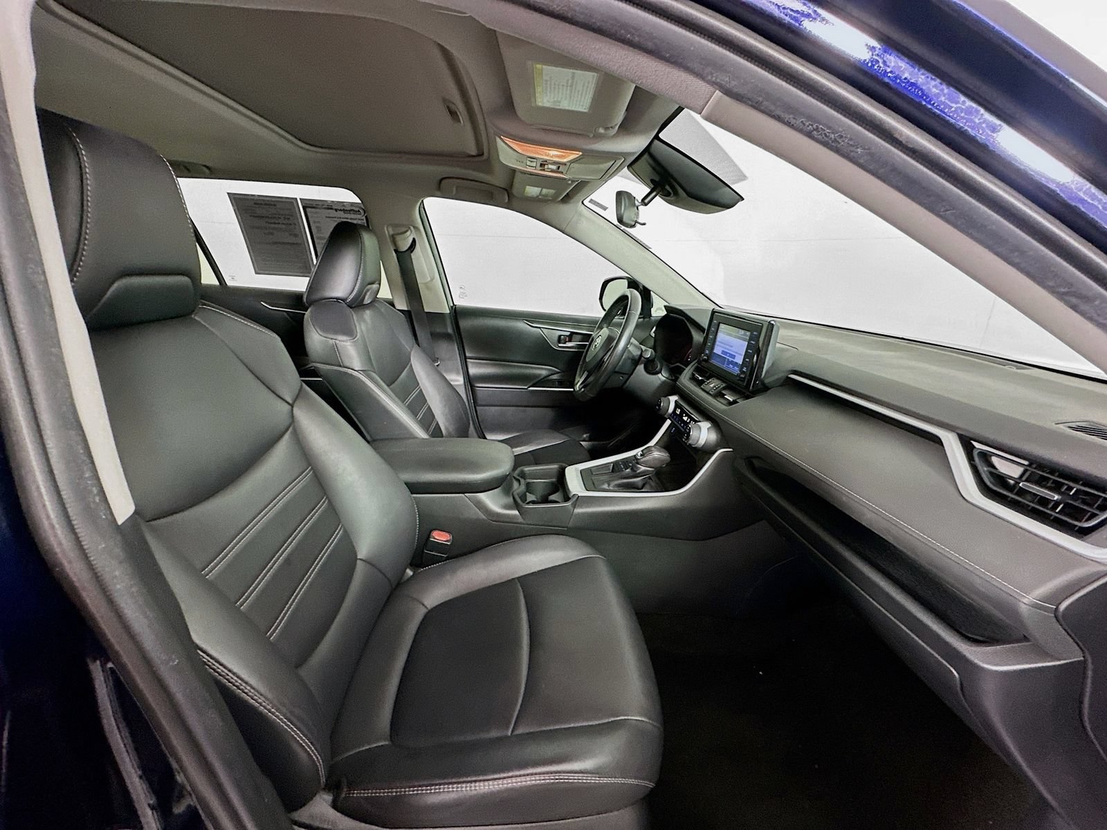 Used 2019 Toyota RAV4 XLE Premium FWD image 26