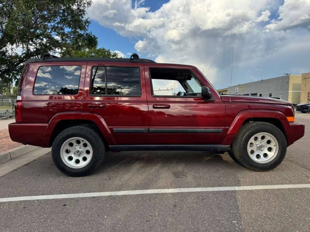 Used 2008 Jeep Commander Sport AWD/4WD image 7