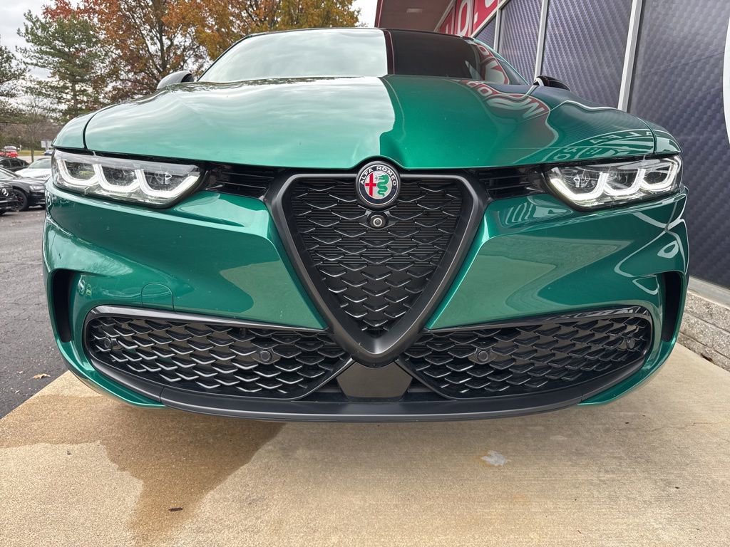 New 2025 Alfa Romeo Tonale Intensa image 4