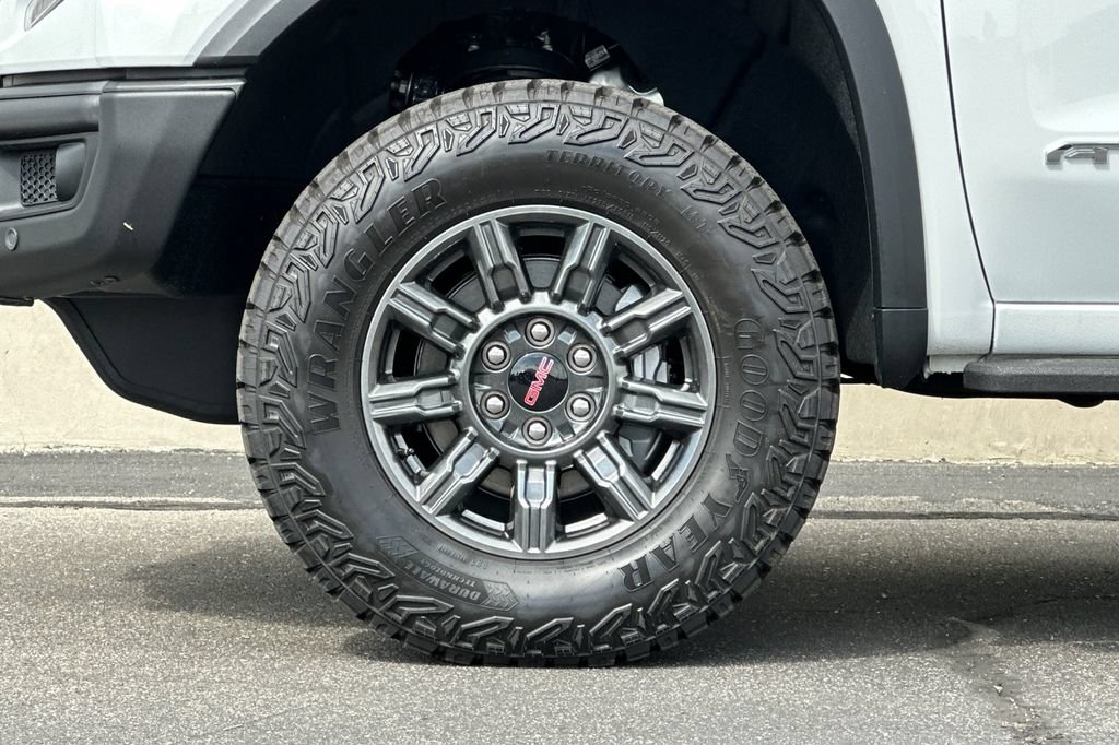 Used 2025 GMC Sierra 1500 AT4X AWD/4WD image 26