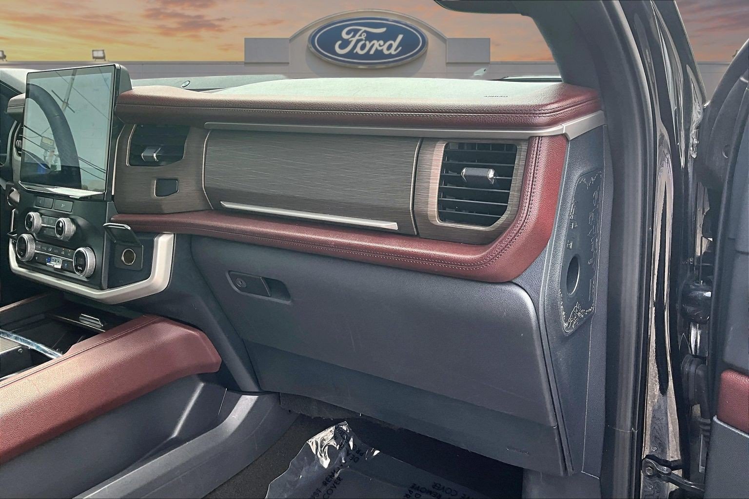 Certified 2024 Ford Expedition Limited AWD/4WD image 17