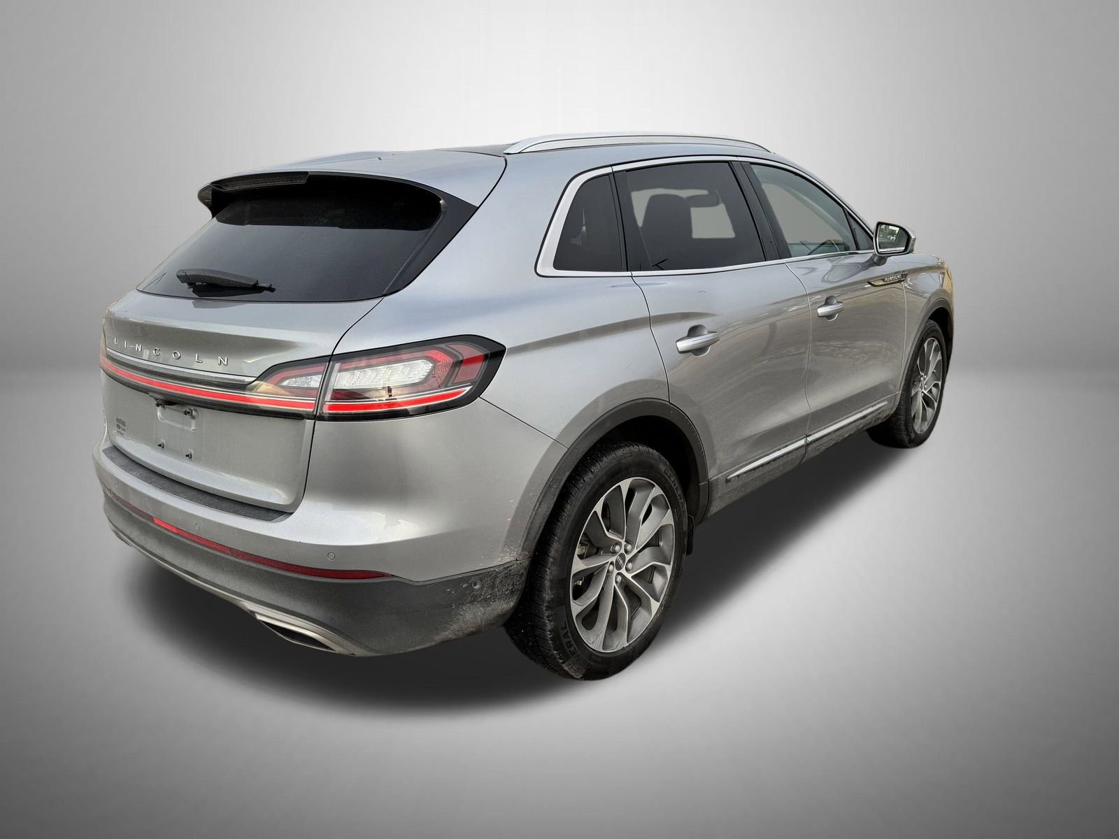 Used 2022 Lincoln Nautilus Reserve w/ Equipment Group 201A image 3