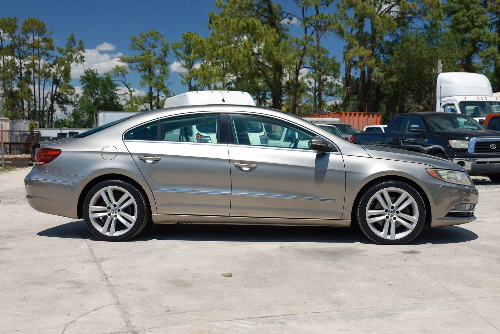 Used 2015 Volkswagen CC Executive FWD image 8