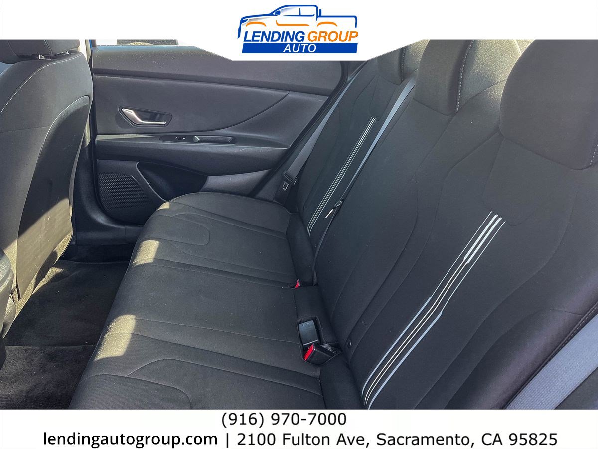 Used 2022 Hyundai Elantra SEL image 17