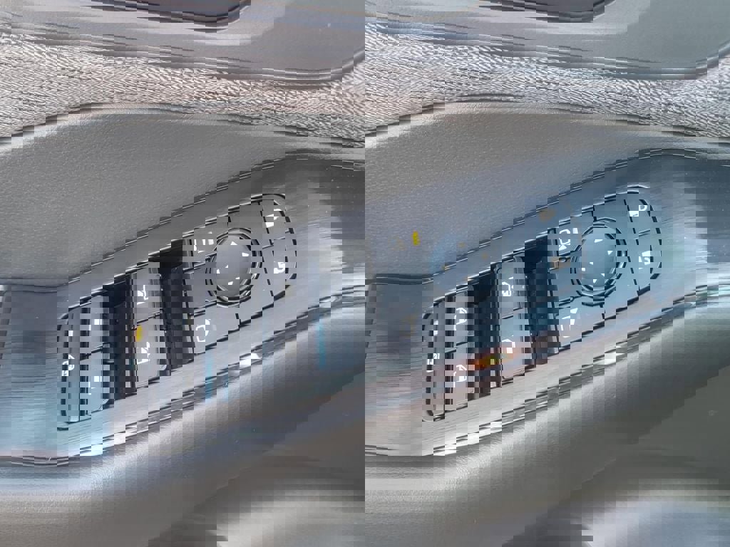 Certified 2023 Nissan Rogue S image 33