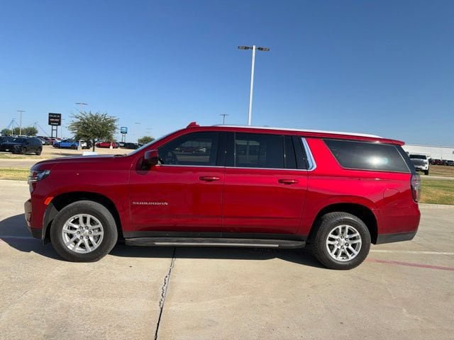 Used 2021 Chevrolet Suburban LT RWD image 9