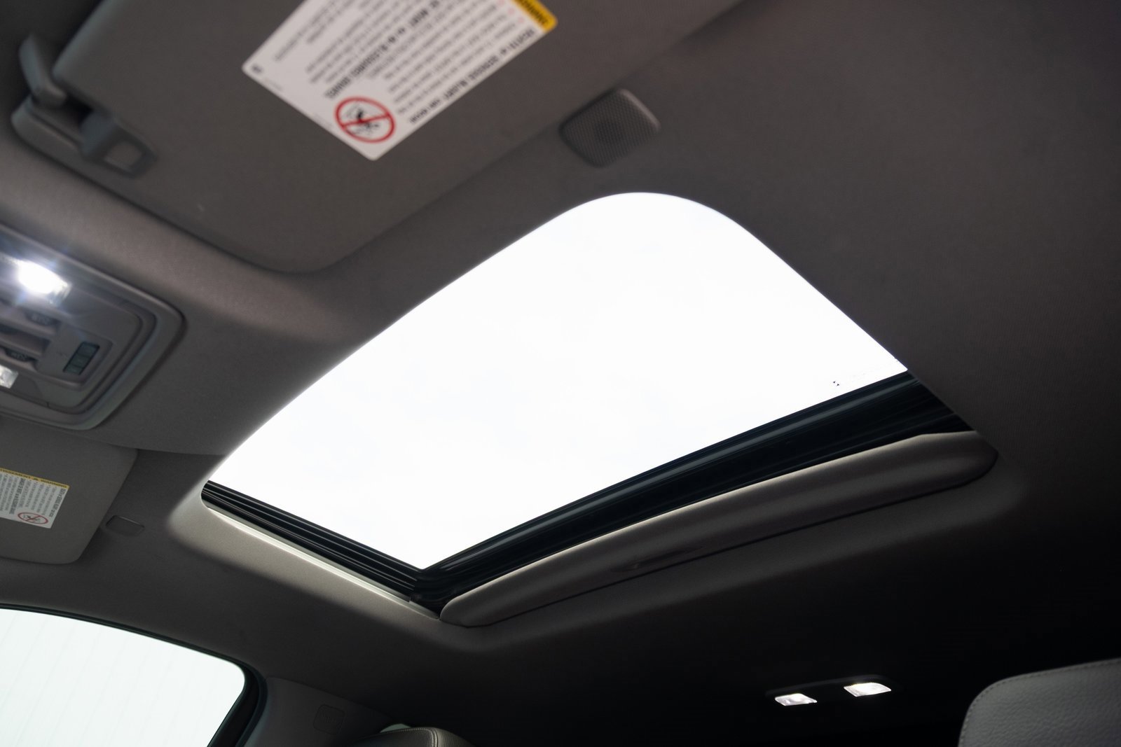 Used 2021 GMC Sierra 3500 Denali w/ Denali Black Diamond Edition image 15