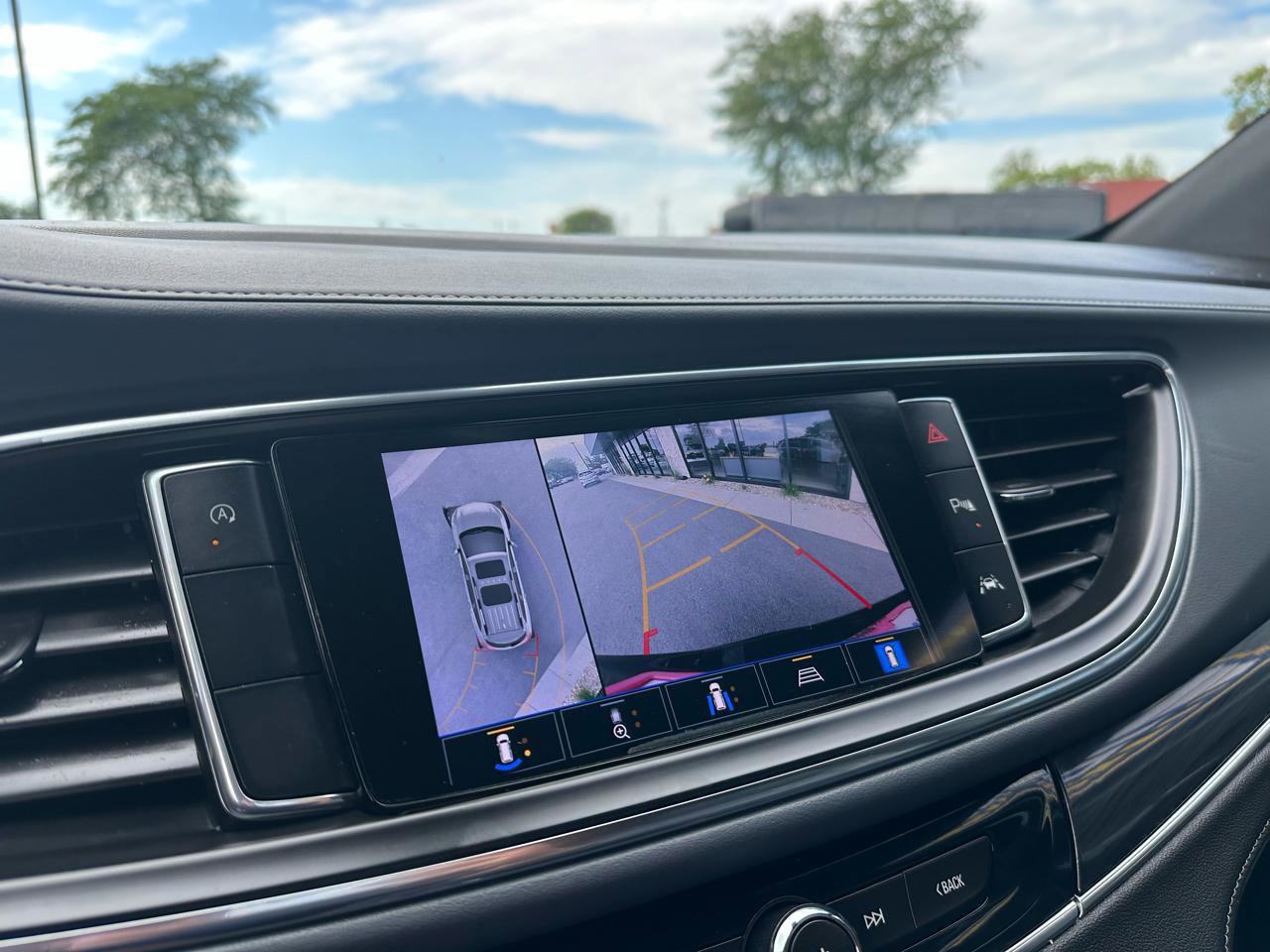 Used 2022 Buick Enclave Premium FWD image 13