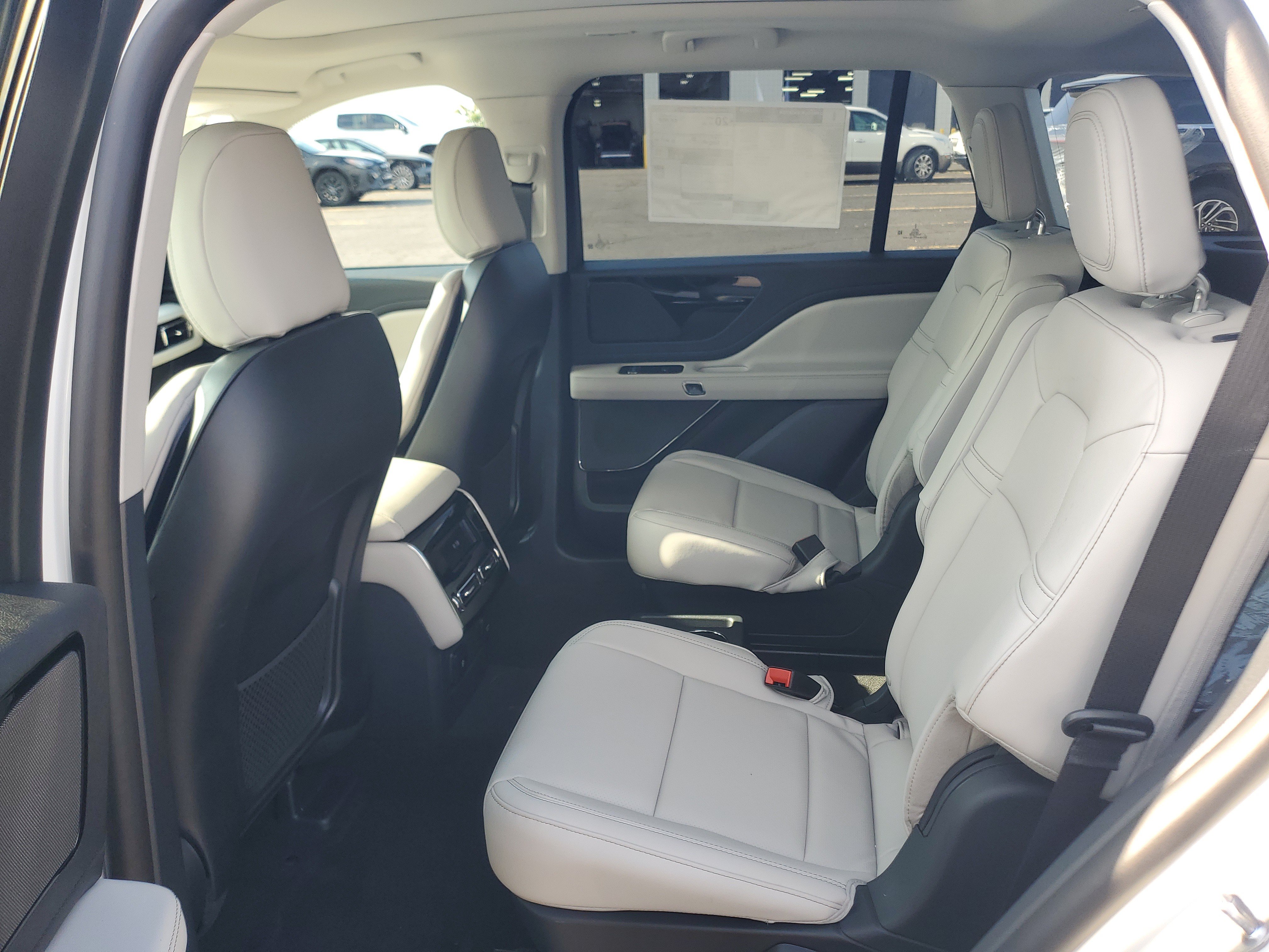 New 2026 Lincoln Aviator AWD image 23
