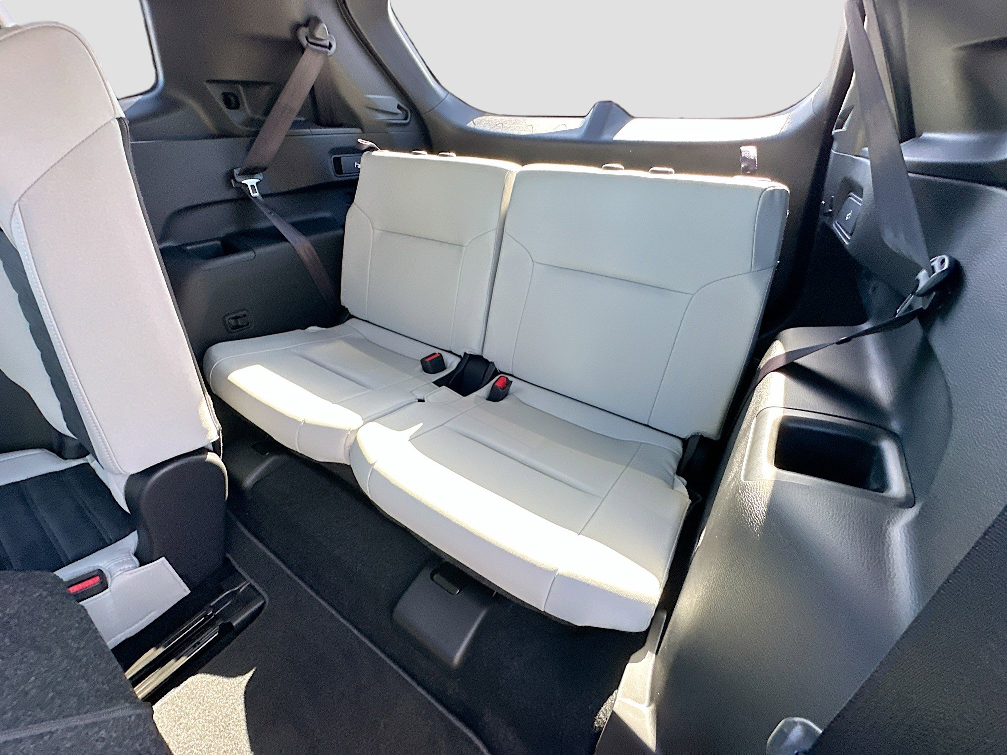 New 2025 Mitsubishi Outlander SE image 18