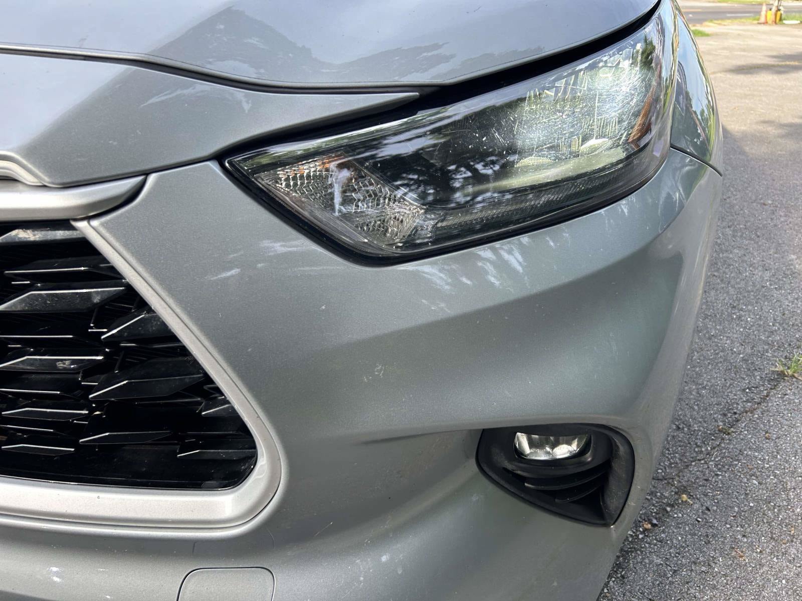 Used 2020 Toyota Highlander XLE FWD image 11
