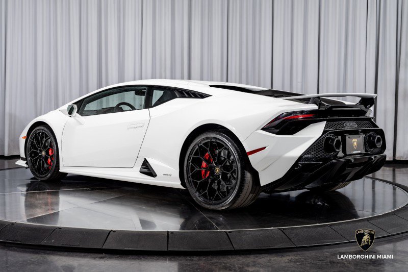 Used 2024 Lamborghini Huracan Tecnica image 12