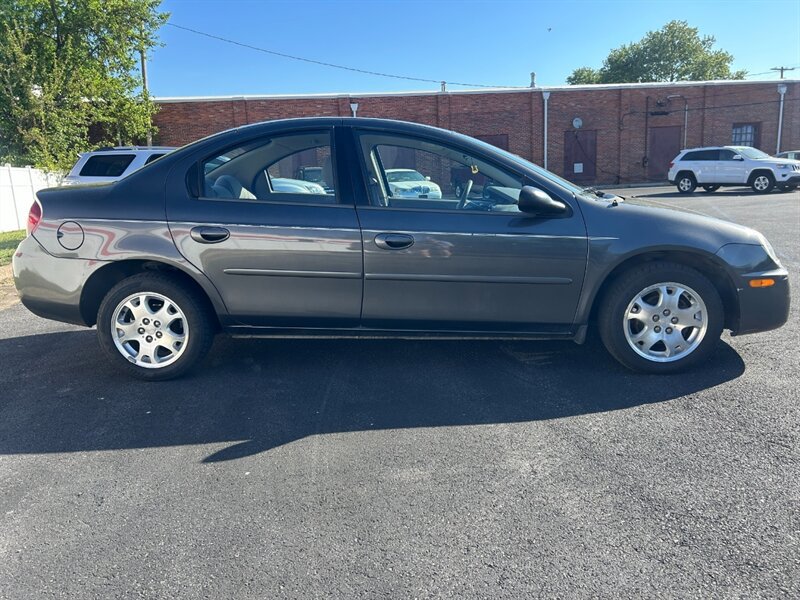 Used 2003 Dodge Neon SXT FWD image 2