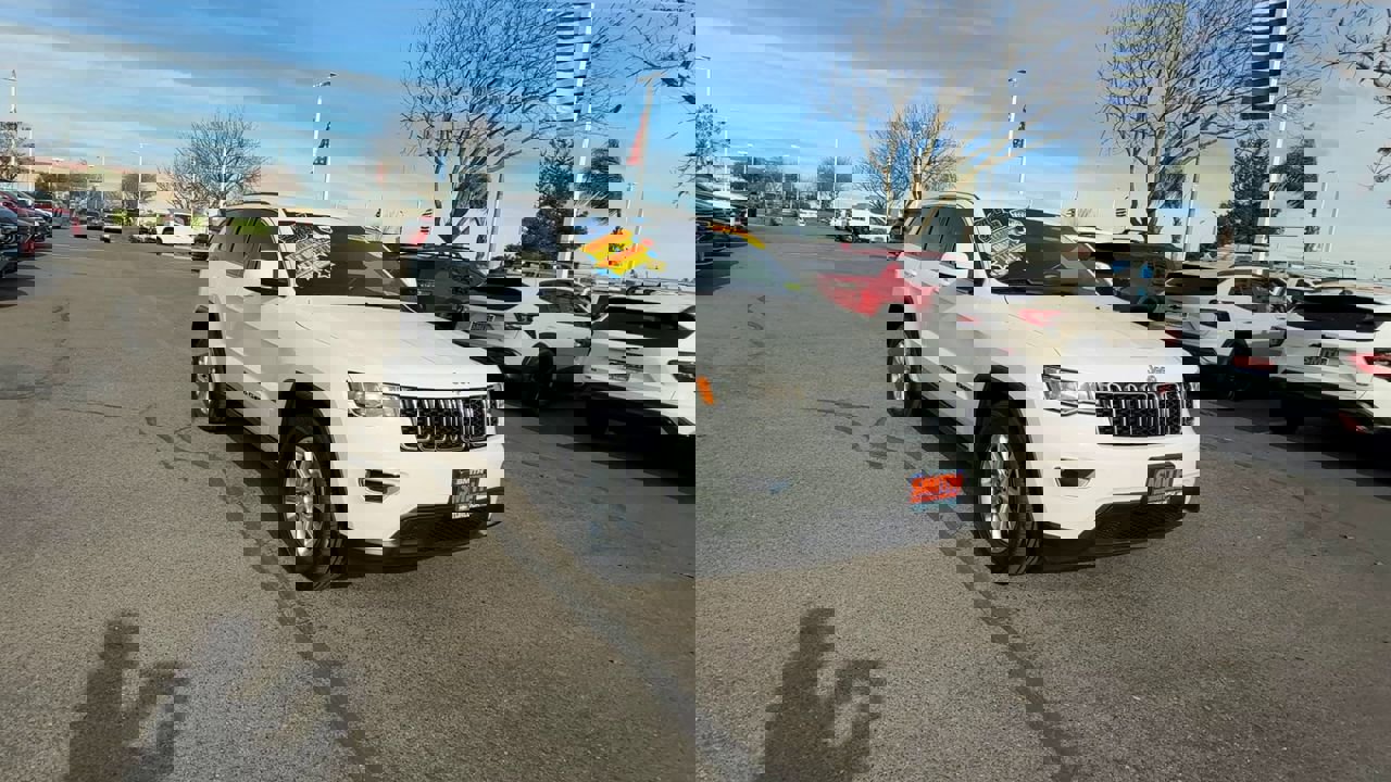 Used 2022 Jeep Grand Cherokee Laredo X image 1