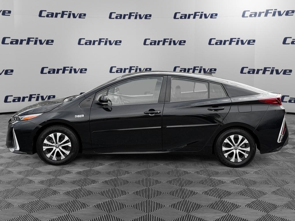 Used 2022 Toyota Prius Prime XLE FWD image 2