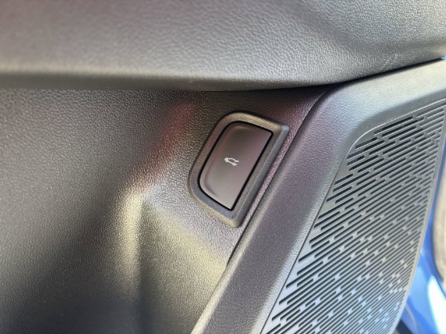 New 2027 Chevrolet Equinox RS w/ Safety and Technology Package FWD image 23
