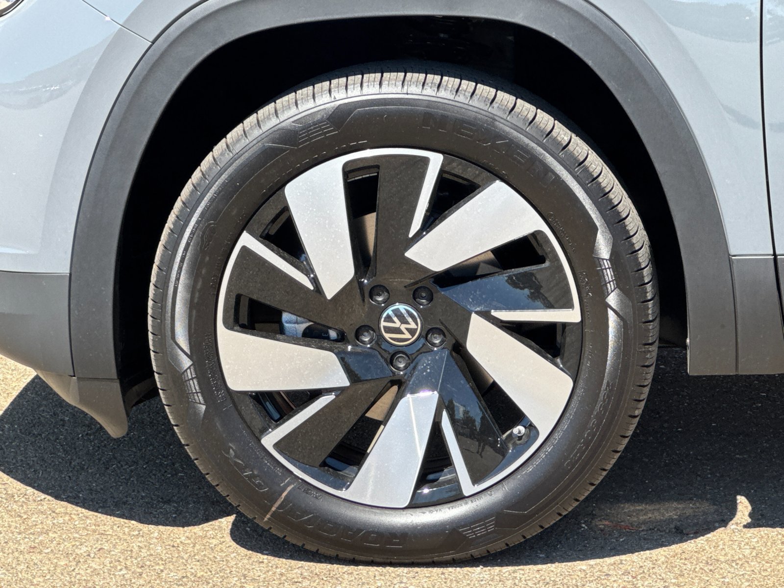 New 2026 Volkswagen Atlas Cross Sport SEL AWD/4WD image 26