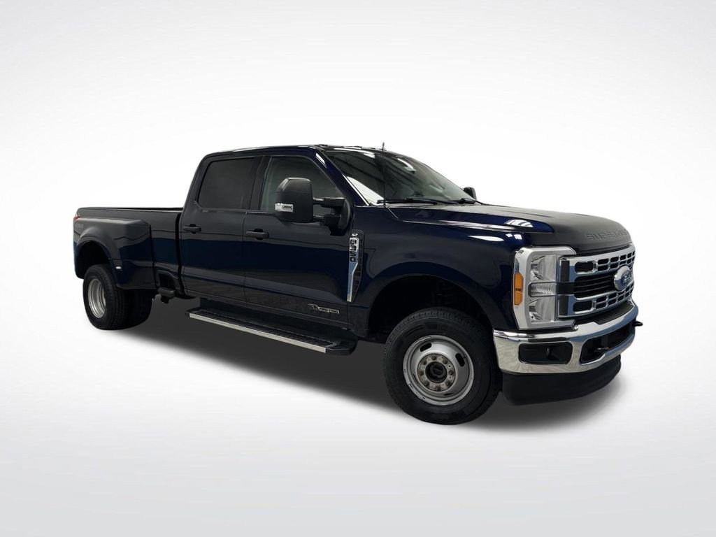 Used 2023 Ford F350 XLT image 40