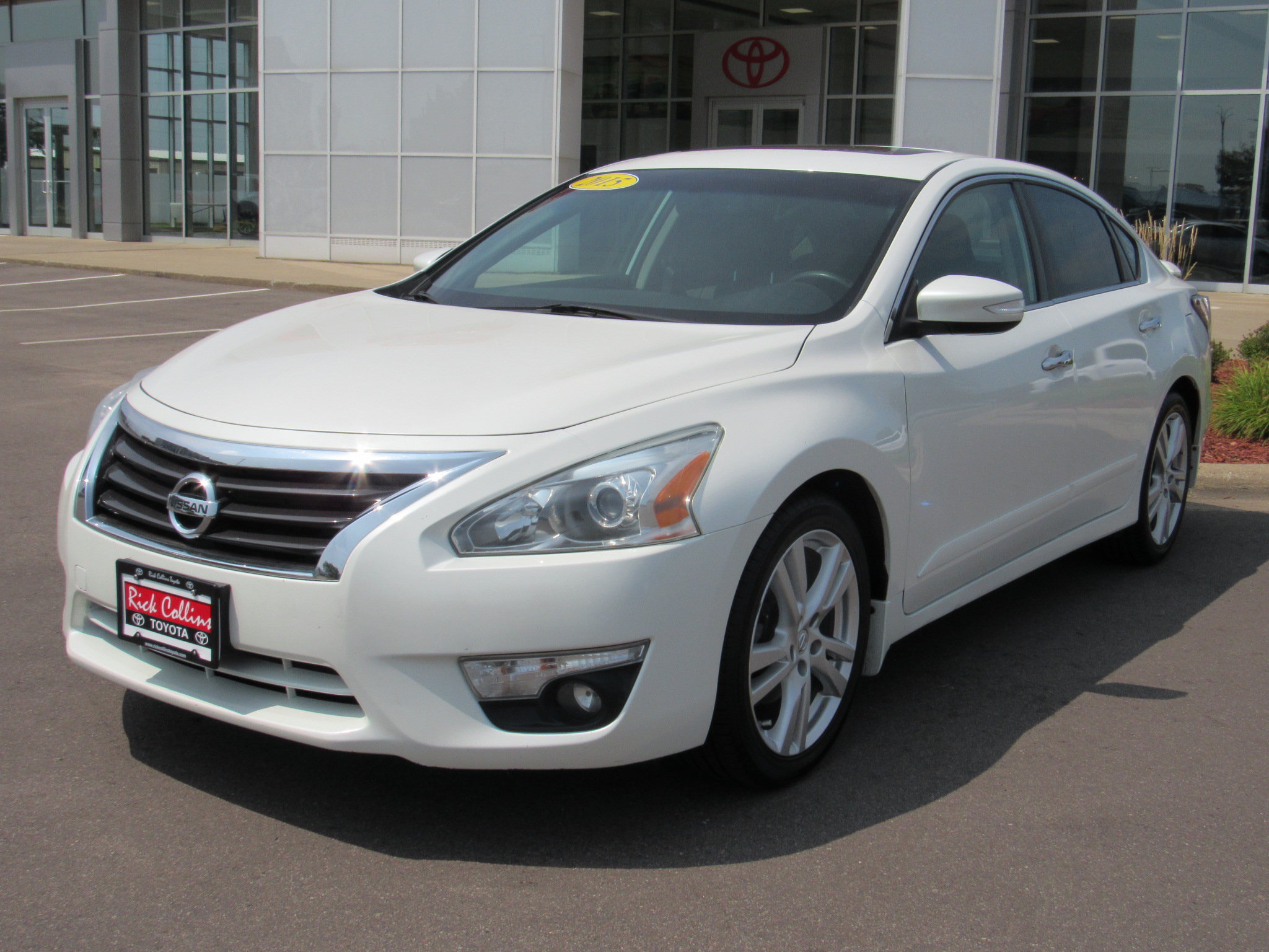 Used 2015 Nissan Altima 3.5 SL FWD image 2