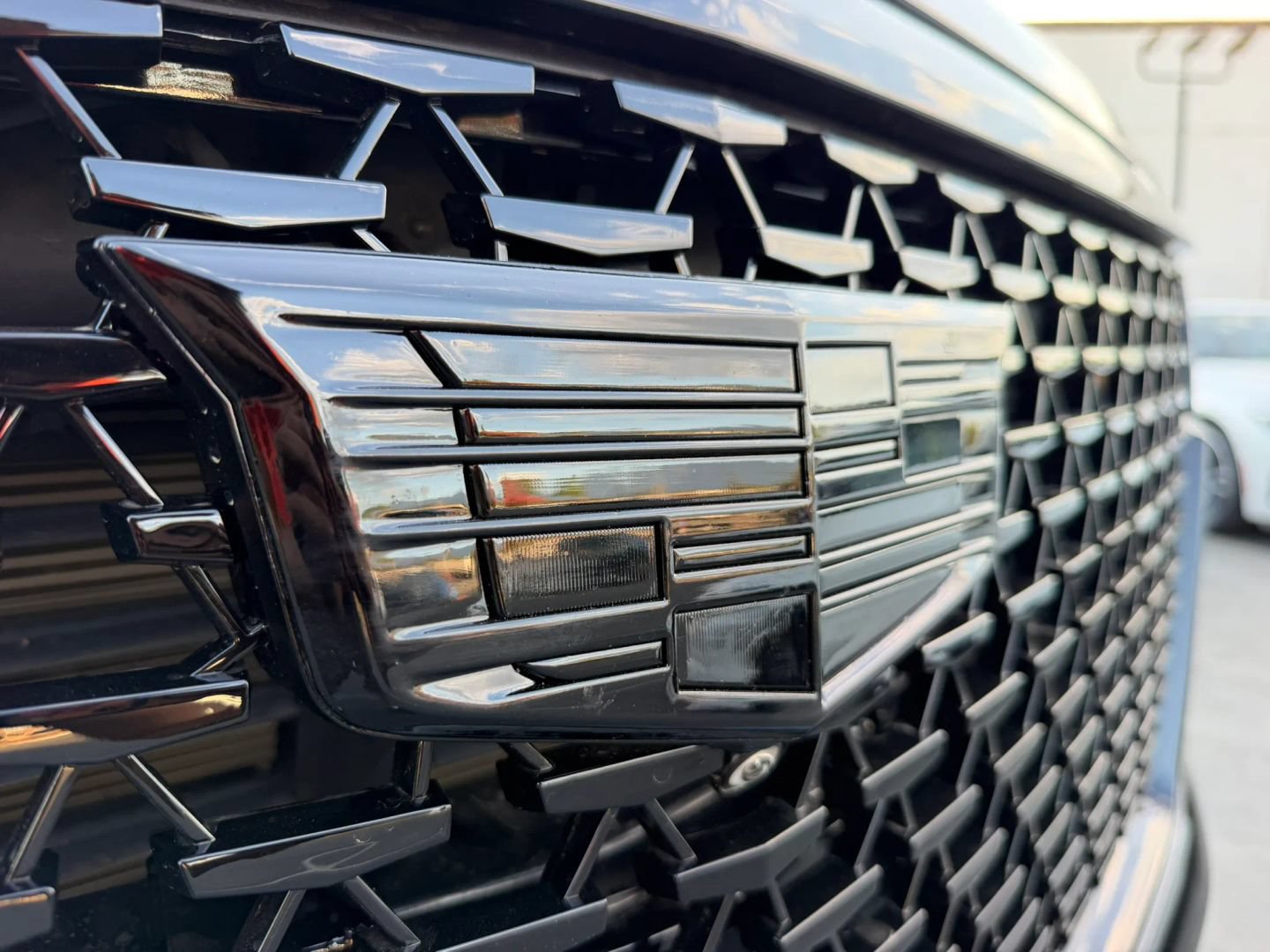 Used 2023 Cadillac Escalade Premium Luxury RWD image 38