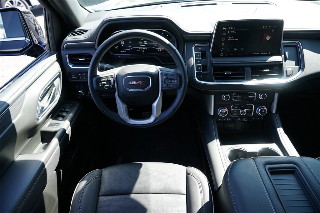 Used 2023 GMC Yukon XL SLT w/ SLT Luxury Package image 20