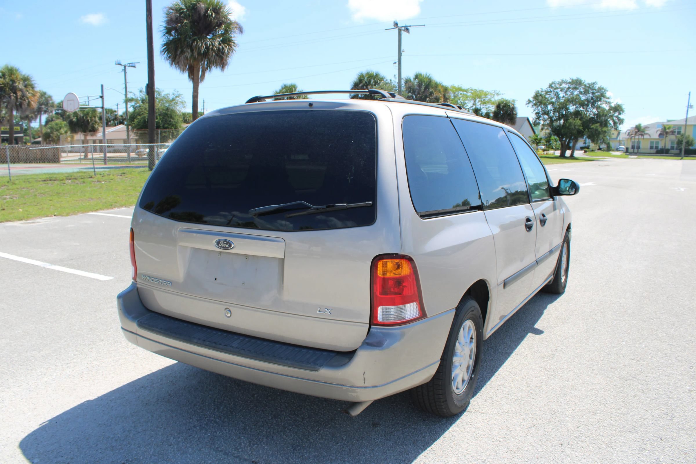 Used 2003 Ford Windstar LX FWD image 21