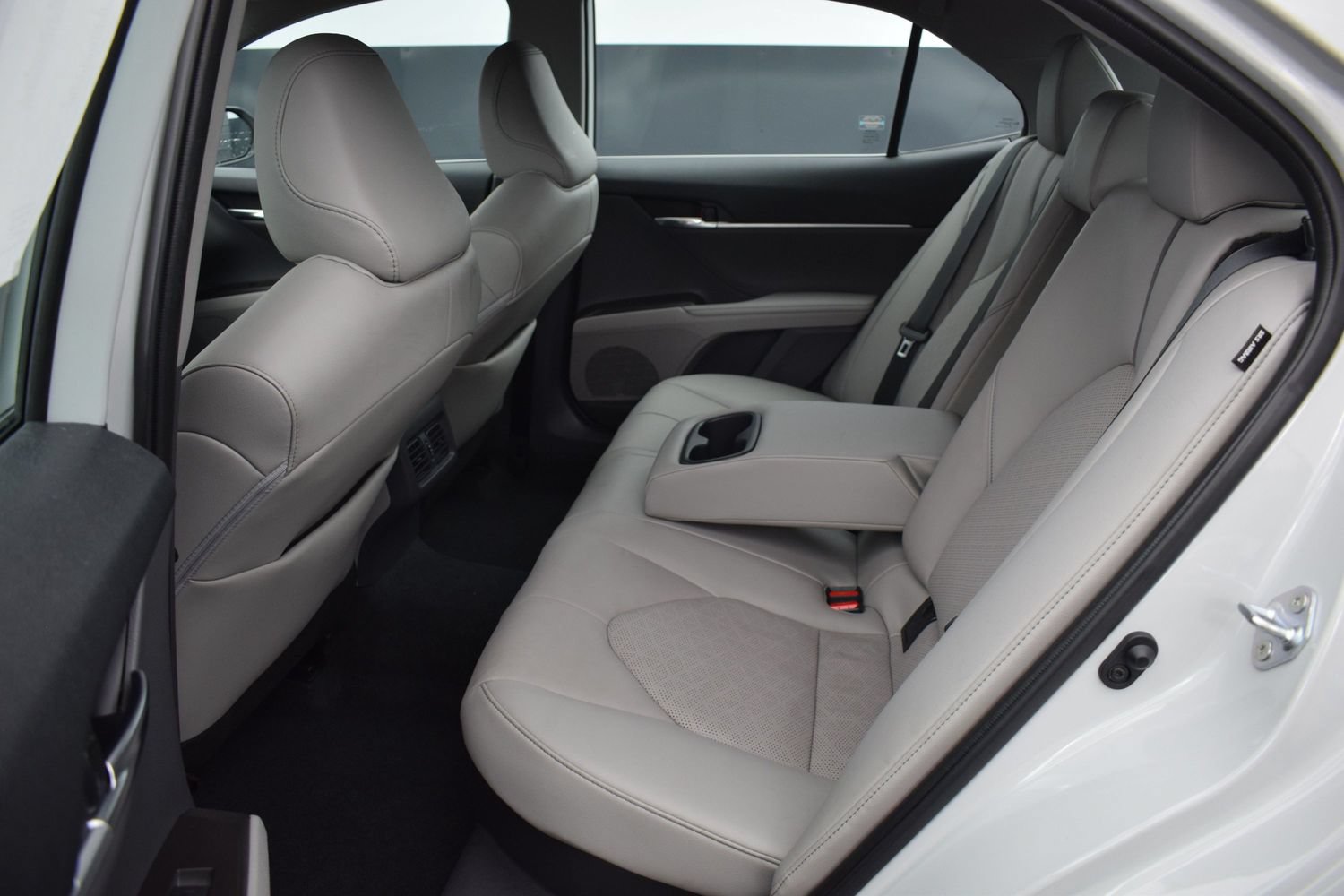 Used 2022 Toyota Camry XSE FWD image 12