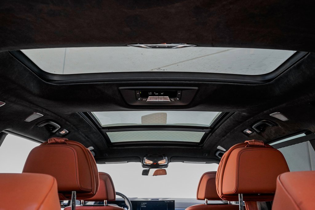 Used 2025 BMW X7 M60i image 24