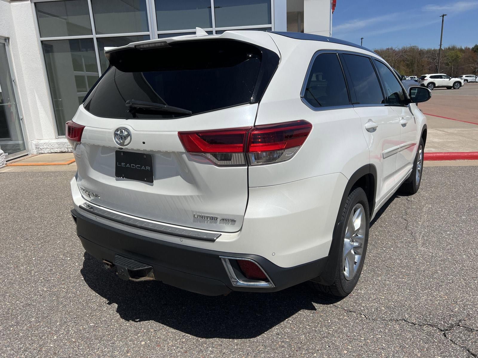 Used 2017 Toyota Highlander Limited AWD/4WD image 13