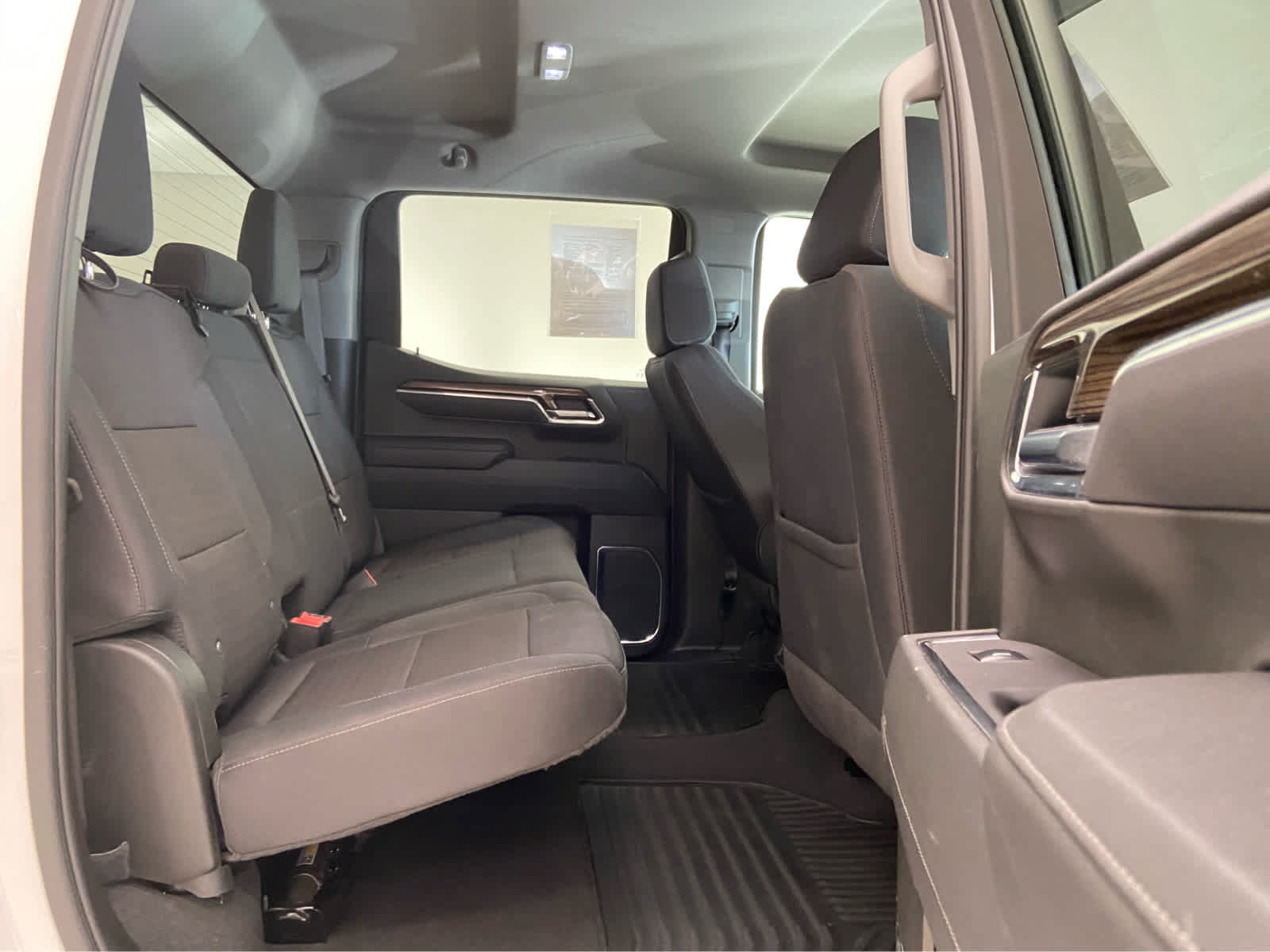 Used 2025 Chevrolet Silverado 1500 LT AWD/4WD image 15