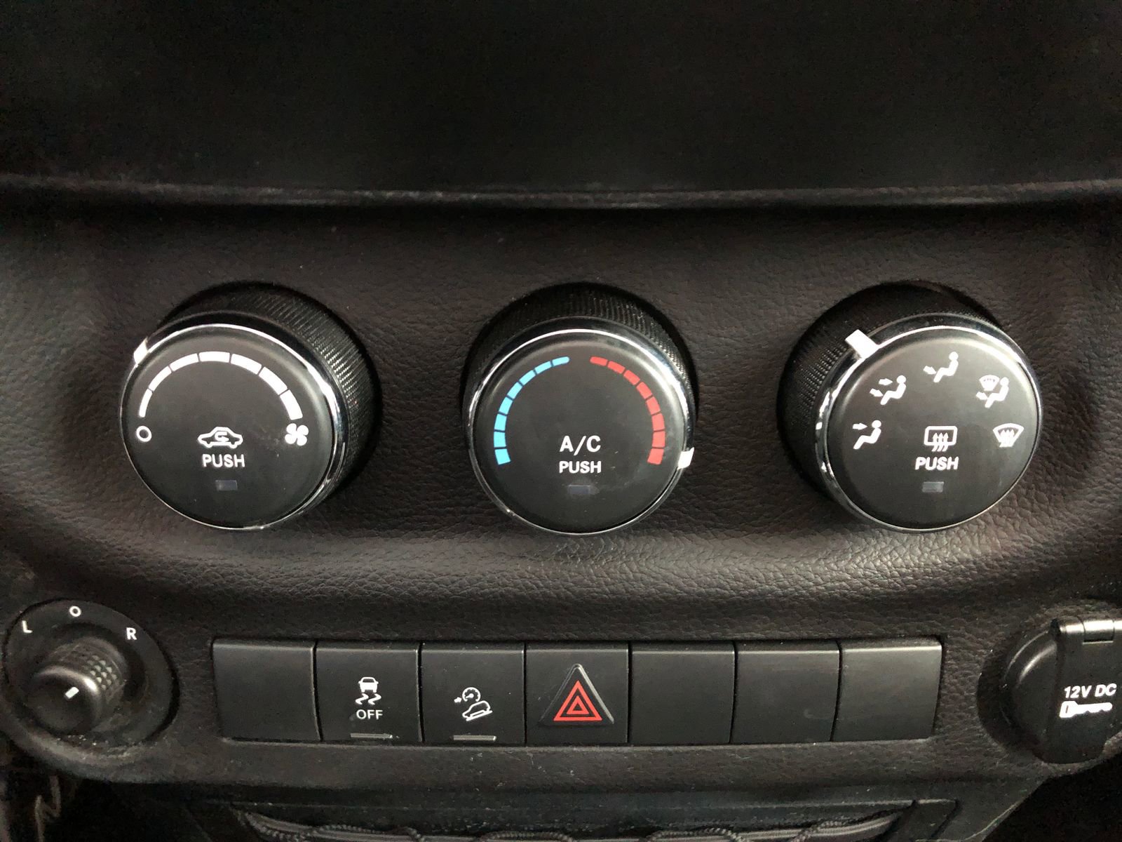 Used 2018 Jeep Wrangler Unlimited Sport S image 25