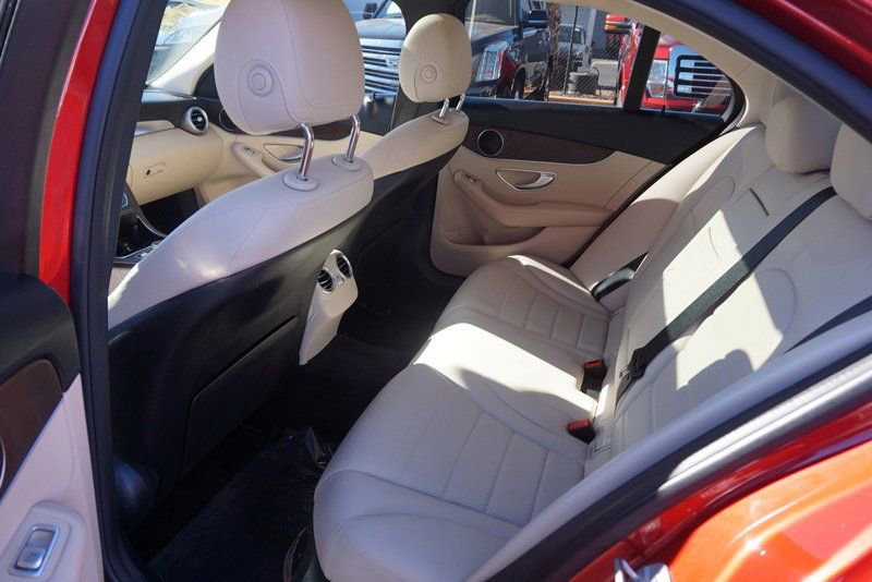 Used 2021 Mercedes-Benz C 300 4MATIC Sedan image 22