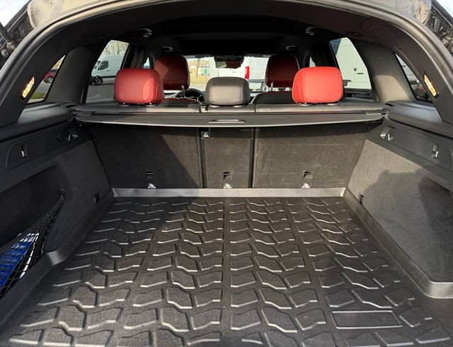 Used 2020 Mercedes-Benz GLC 300 4MATIC image 10