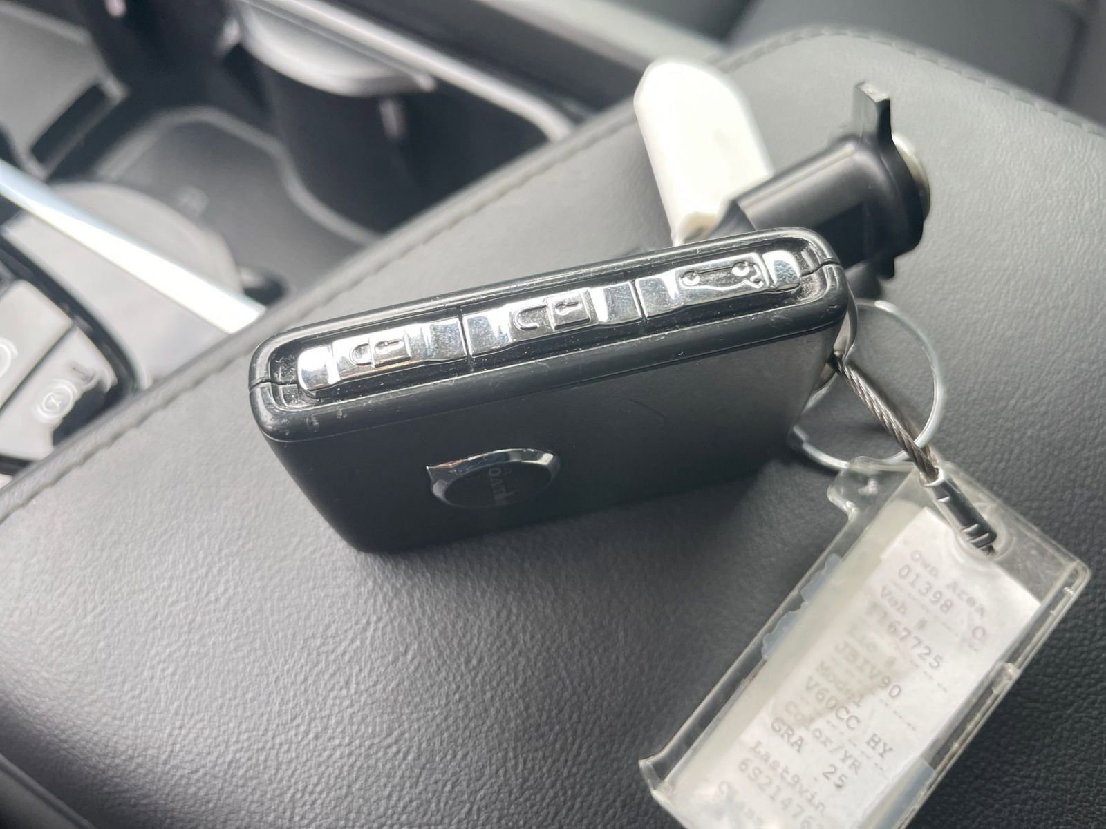 Used 2025 Volvo V60 B5 Cross Country Plus image 22