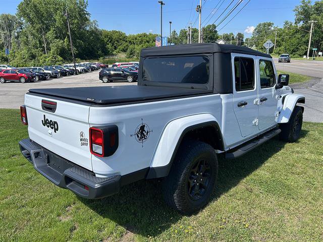 Used 2022 Jeep Gladiator Sport AWD/4WD image 5