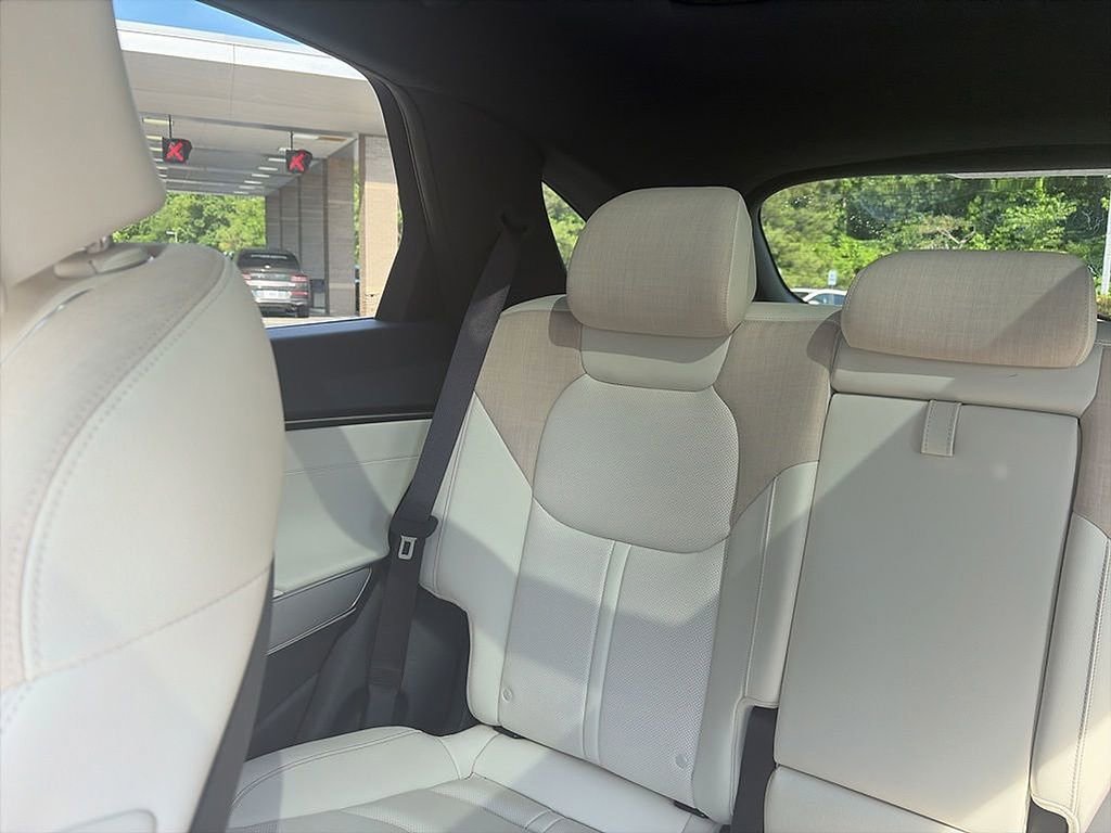 Used 2023 Genesis Electrified GV70 AWD/4WD image 6