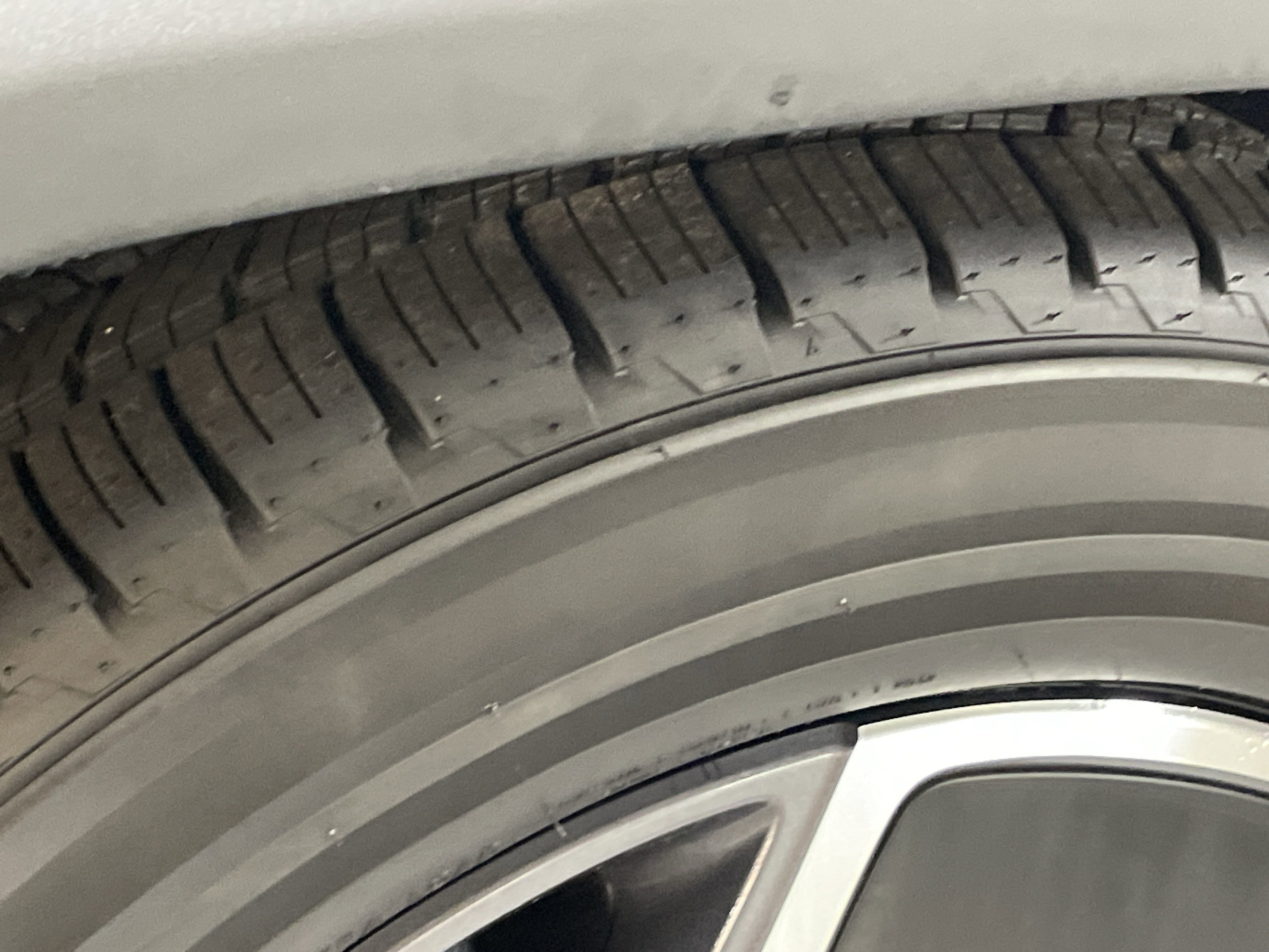 Used 2024 Rivian R1S Adventure image 12