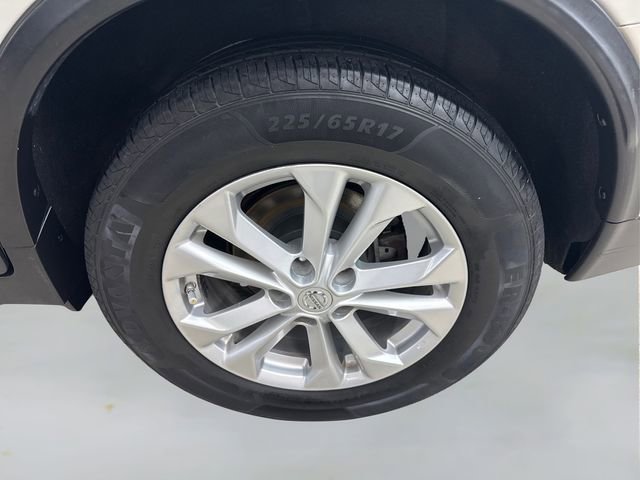 Used 2016 Nissan Rogue SV image 17