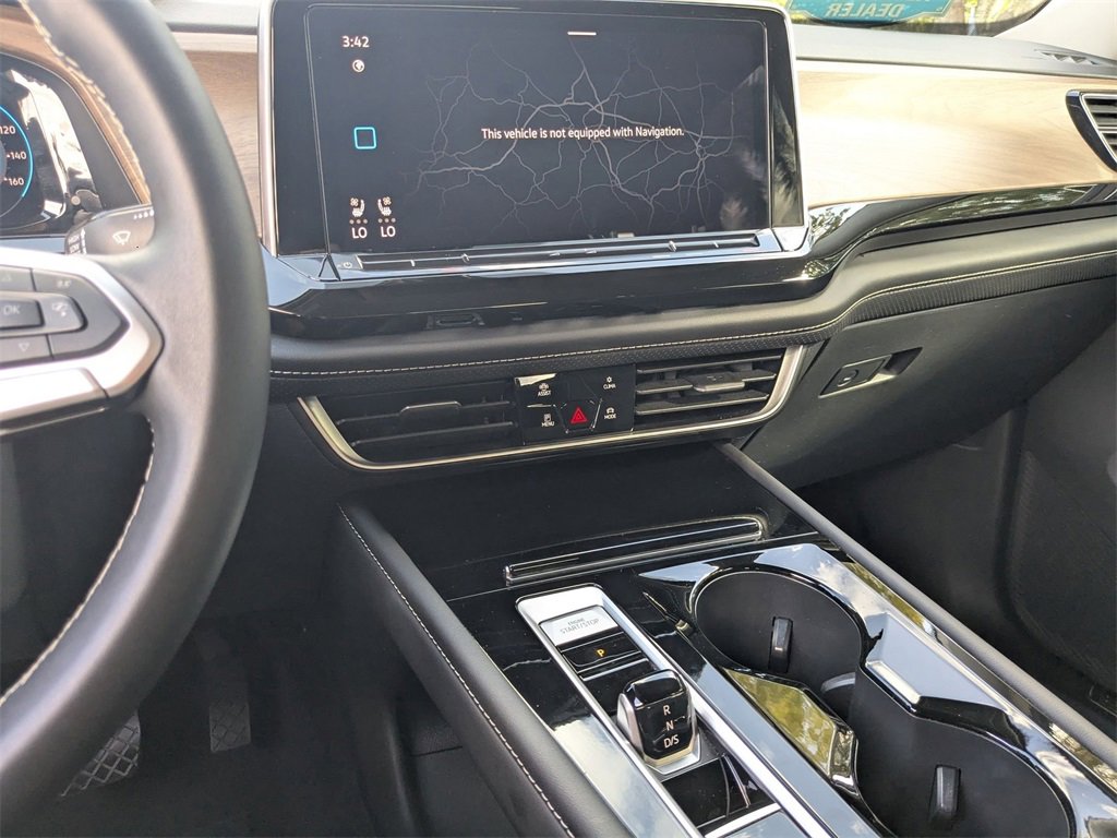 Used 2025 Volkswagen Atlas SE image 19