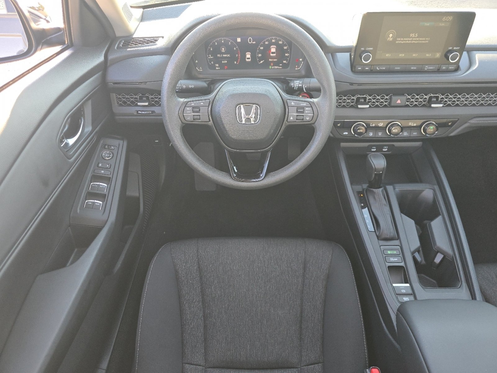Used 2025 Honda Accord SE image 22
