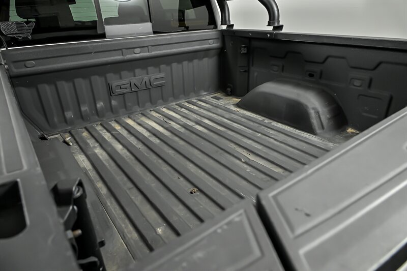 Used 2021 GMC Sierra 1500 SLT w/ SLT Premium Plus Package AWD/4WD image 8