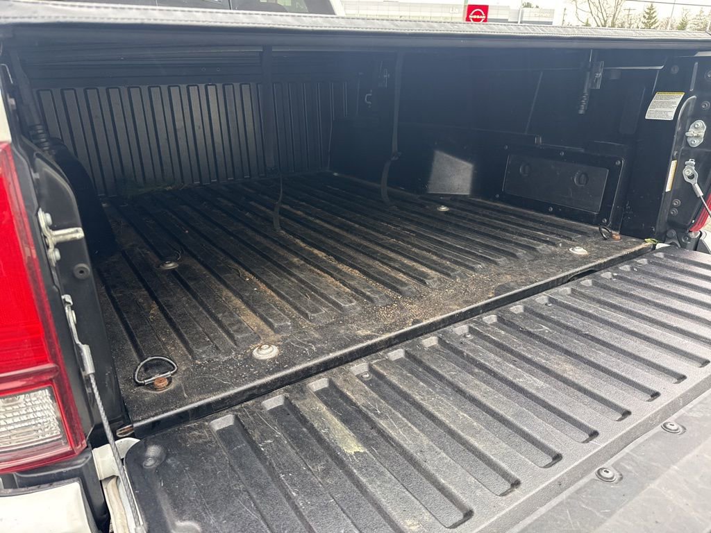 Used 2021 Toyota Tacoma SR5 w/ Technology Package image 7