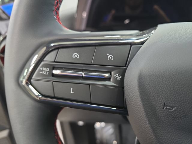 Used 2025 Chevrolet Equinox RS w/ Safety and Technology Package AWD/4WD image 21