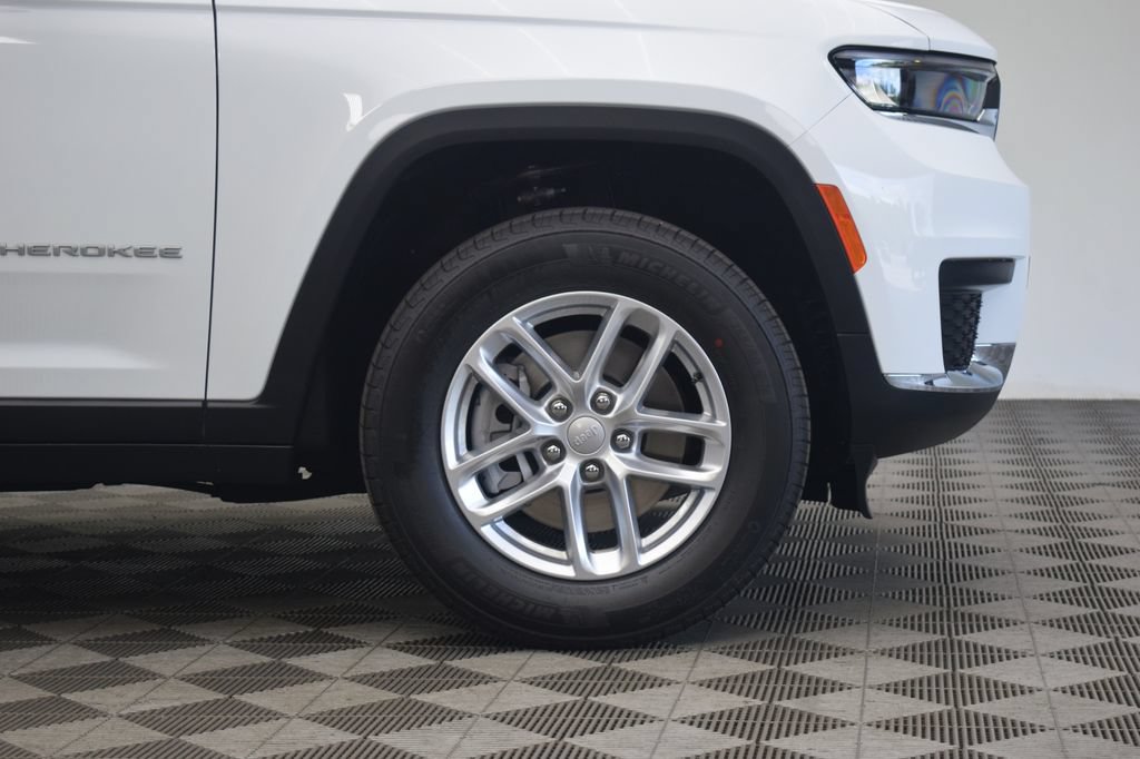 New 2026 Jeep Grand Cherokee L Laredo AWD/4WD image 6