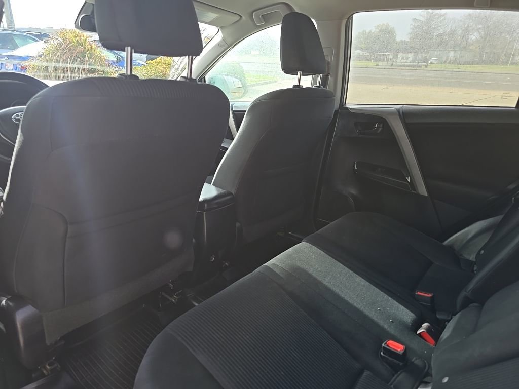Used 2017 Toyota RAV4 LE image 16